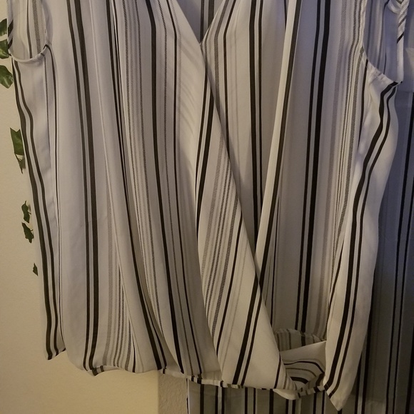 Blouse - Picture 2 of 5